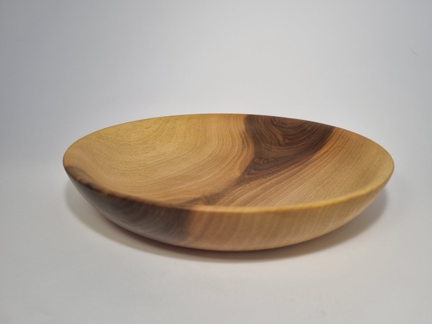 Walnut Low Bowl (20cm)