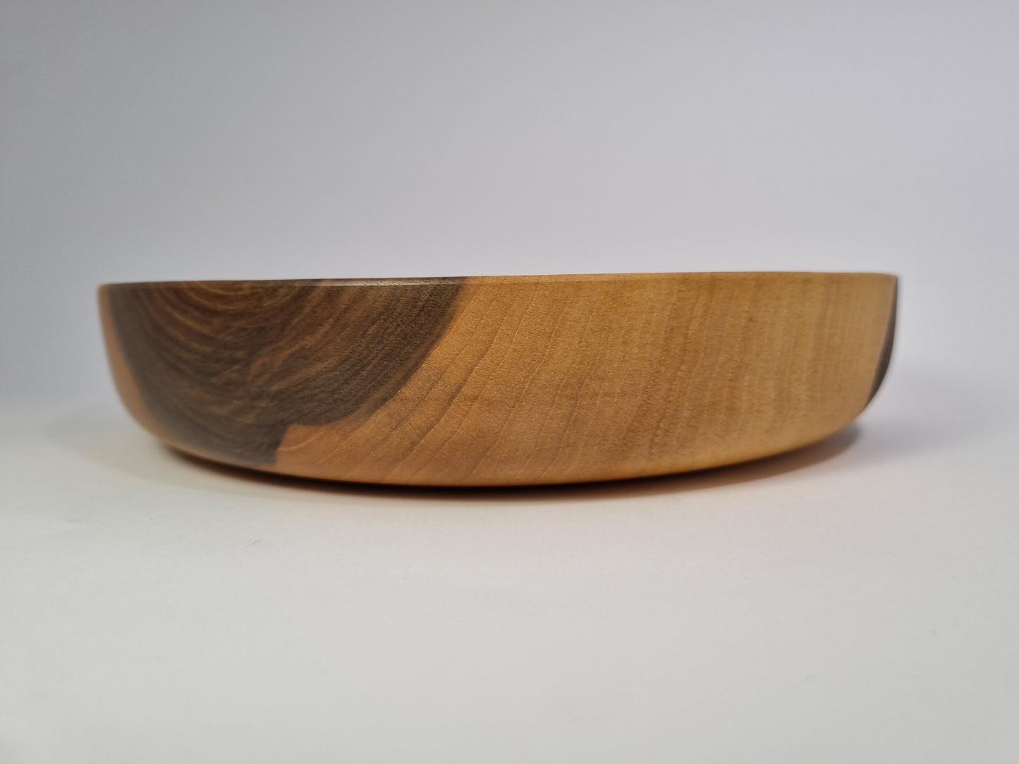 Walnut Low Bowl (22cm)