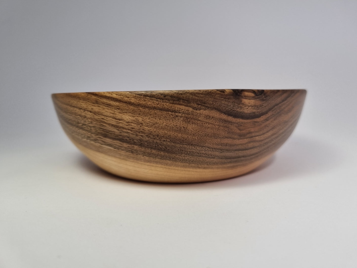 Walnut Low Bowl with Bark (15cm)