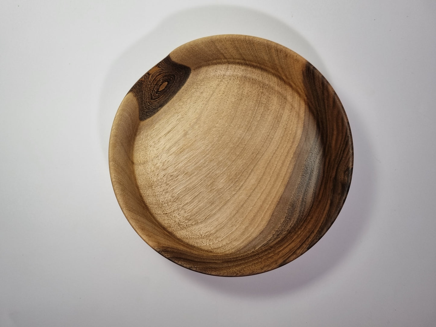 Walnut Low Bowl with Bark (15cm)