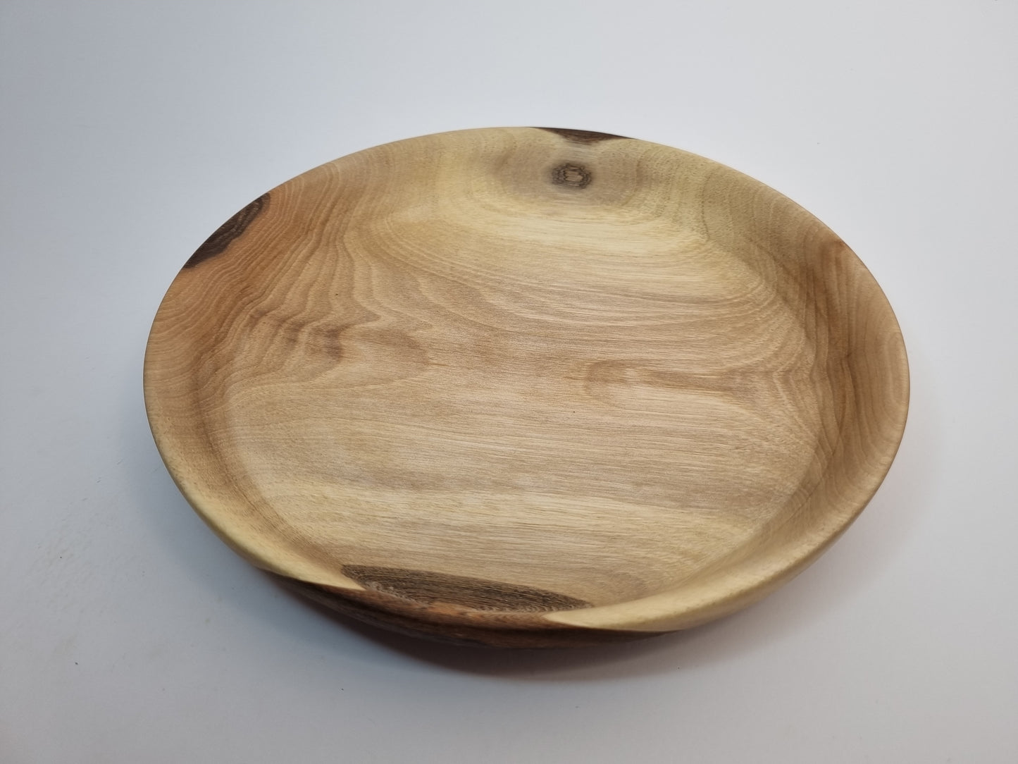 Walnut Low Bowl With Bark (22cm)