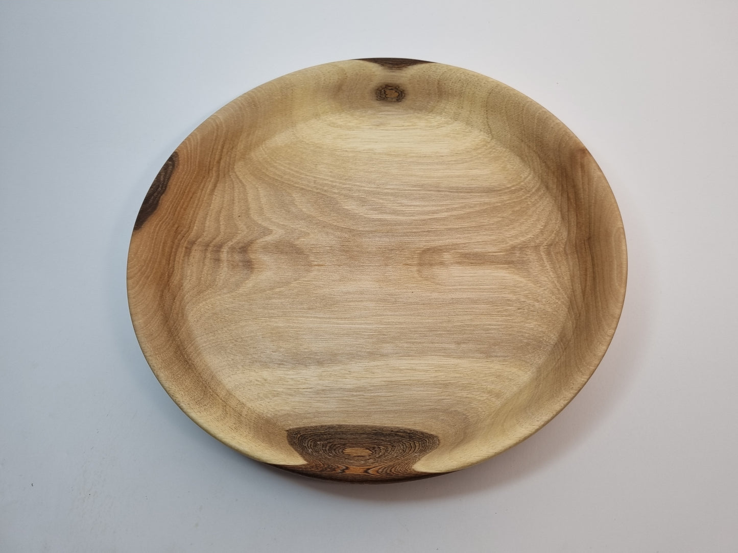 Walnut Low Bowl With Bark (22cm)